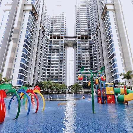 Atlantis Residences Melaka By Heystay Management Exteriör bild